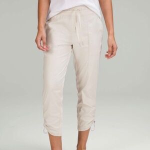 Lululemon Dance Studio Mid Rise Lined Cropped Pants - Women's Size 10- Cream